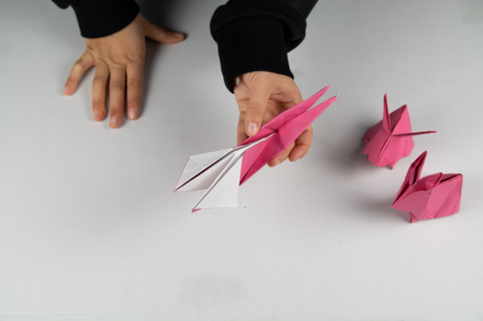 Origami Osterhase: Beine falten