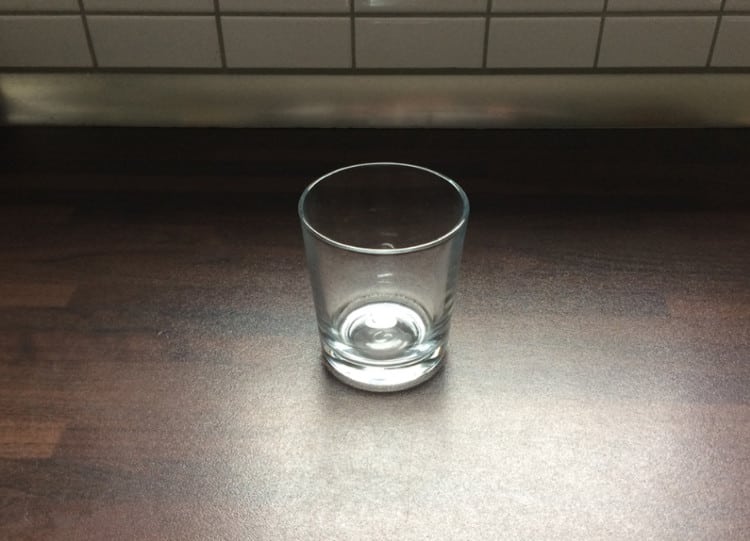 Eiertest: Man benötigt ein Glas